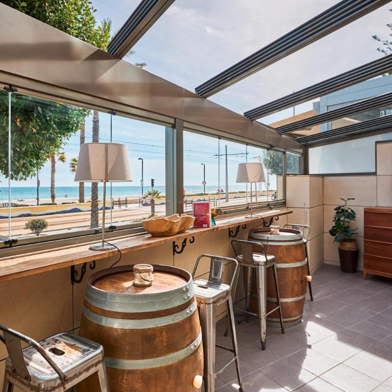 Beachfront apartment with patio - by Welcomely - Apartamento de 3 dormitorios - 23