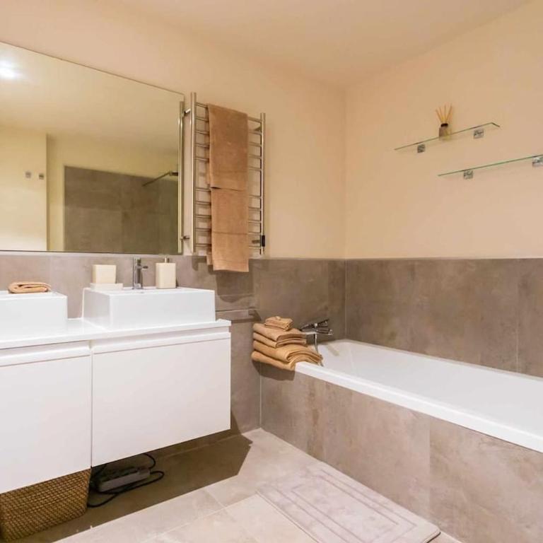 Stylish living with private pool - Apartamento de 2 dormitorios - 32