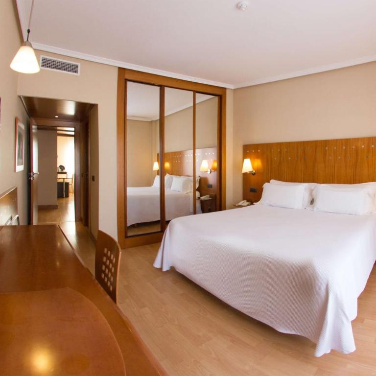NH San Pedro de Alcántara - Suite Junior con terraza - 2