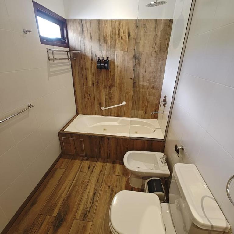 El cielo en Tilcara - Habitación con cama extragrande y bañera de hidromasaje - 3