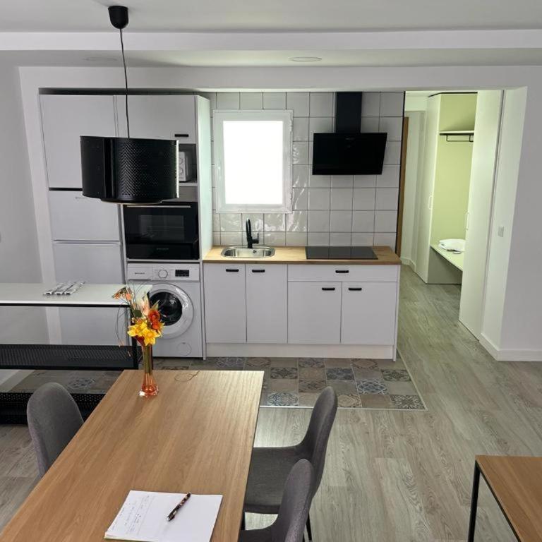 Chloe Apartments TRG - Apartamento de 2 dormitorios con balcón - 10