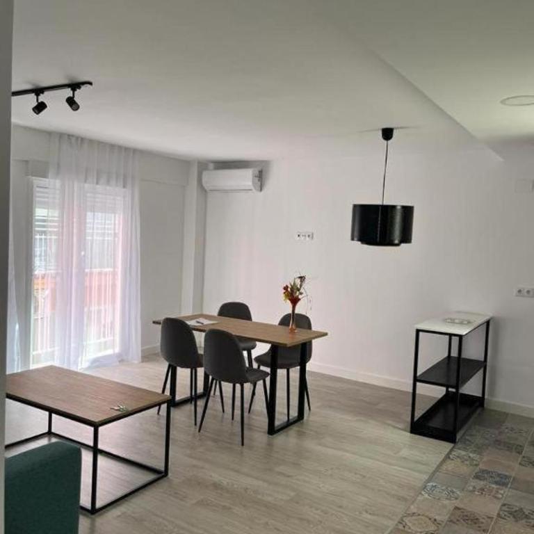 Chloe Apartments TRG - Apartamento de 2 dormitorios con balcón - 11
