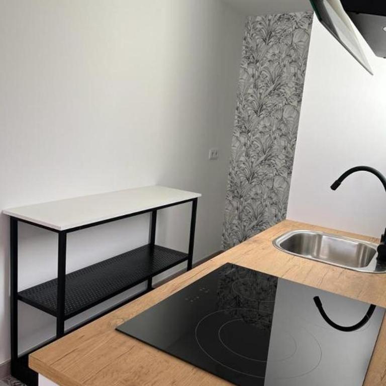 Chloe Apartments TRG - Apartamento de 2 dormitorios con terraza - 8