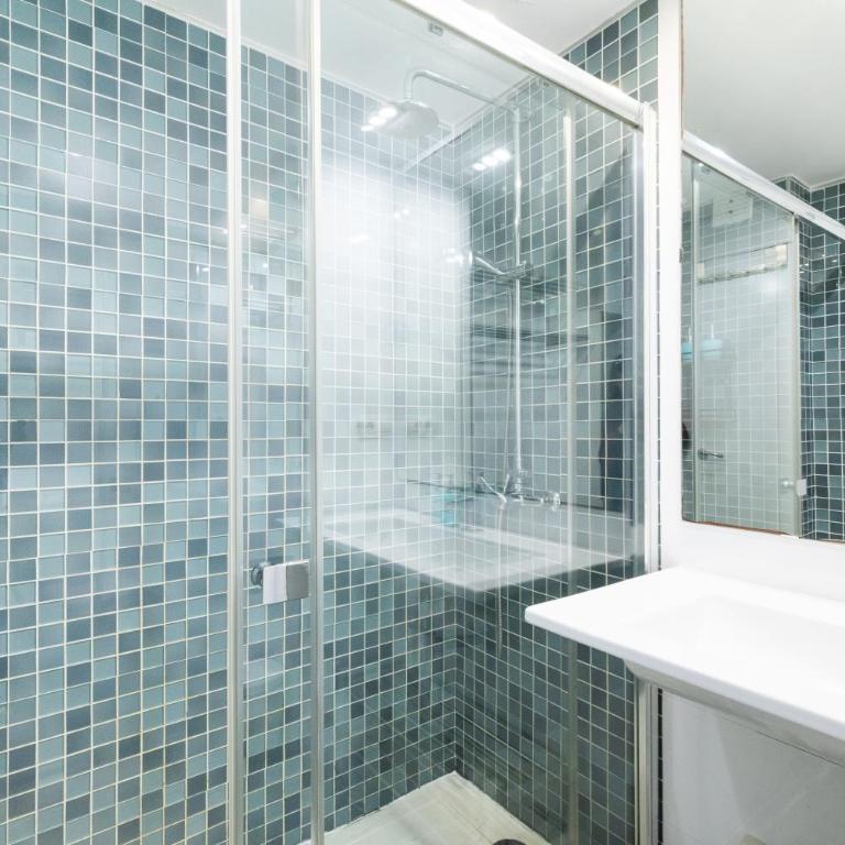 Alojamiento Granada con vistas - Three-Bedroom Apartment - 16