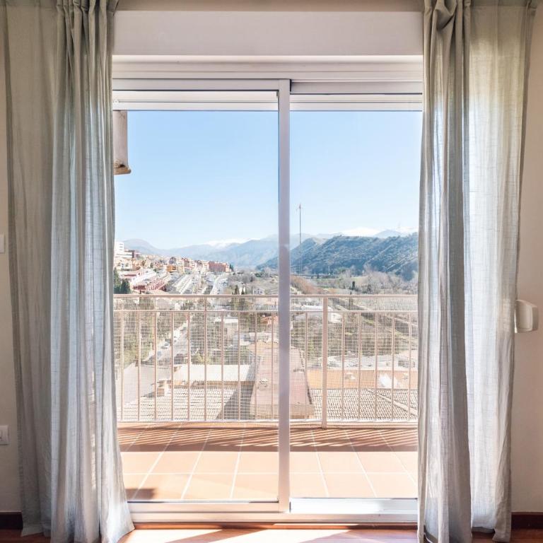 Alojamiento Granada con vistas - Three-Bedroom Apartment - 66
