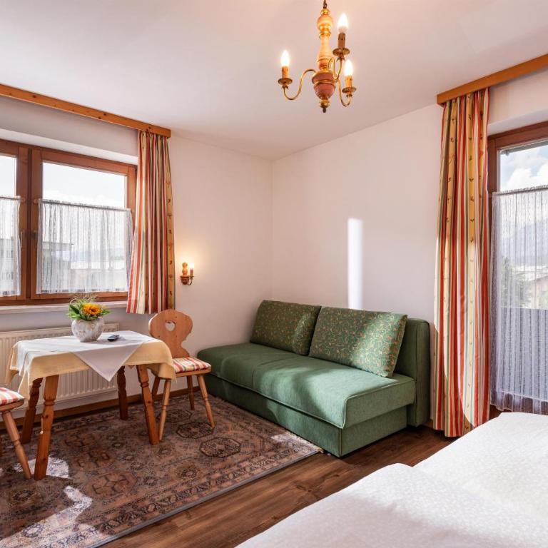 Pension Obermoser - Vierbettzimmer mit Dusche - 4