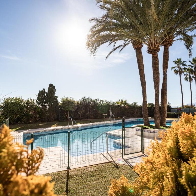 2 Estudios en La Romana Playa, uno con vista parcial mar y otro vista a la piscina - Studio with Pool View - 1
