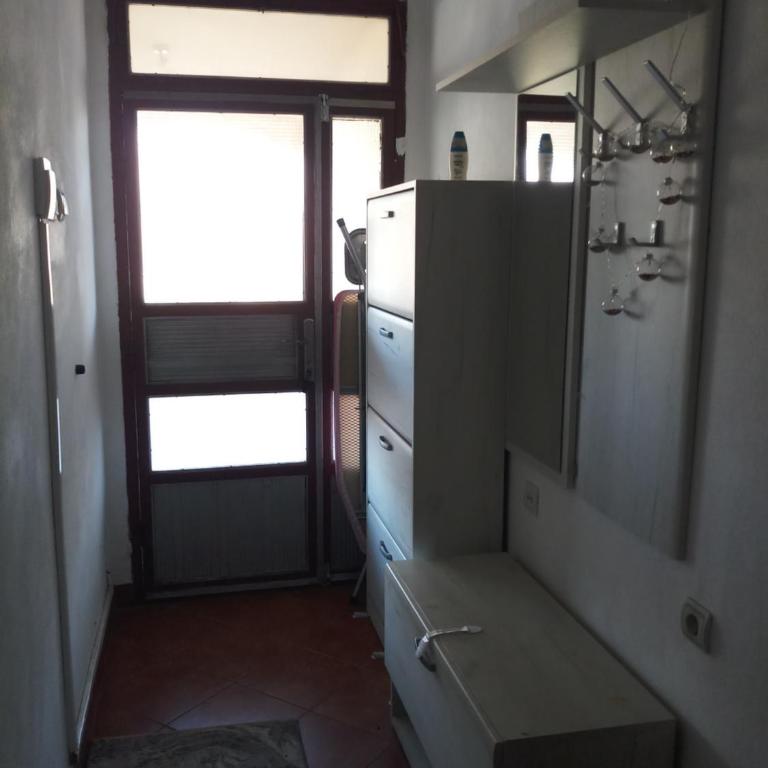 Lush Garden Villa Close to Airport with Hi-Speed Wifi - Two-Bedroom Villa - 10