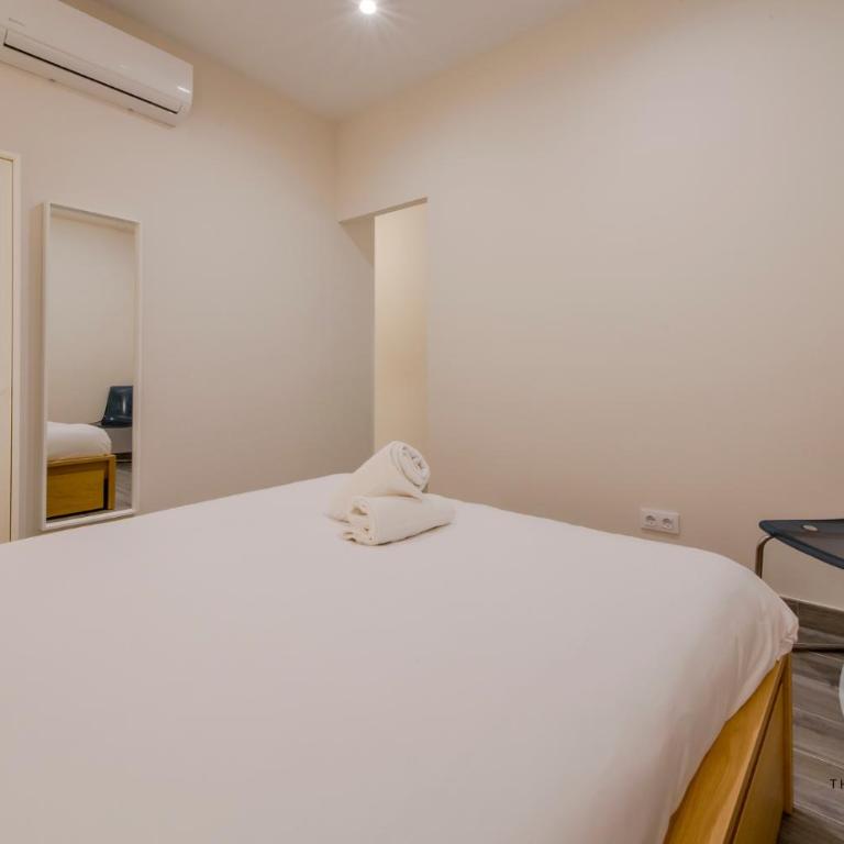 Vive la esencia Madrileña para 6 en Santa Ana 6 - Two-Bedroom Apartment - 30
