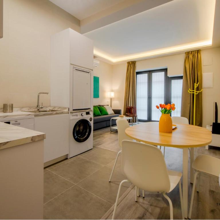 Vive la esencia Madrileña para 6 en Santa Ana 6 - Two-Bedroom Apartment - 9