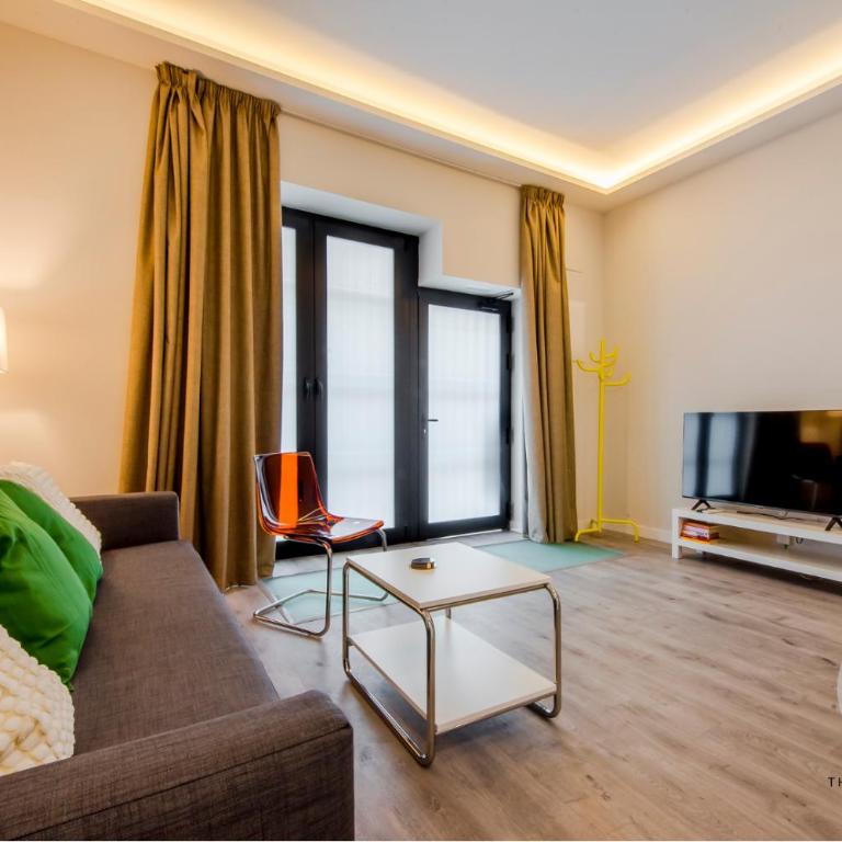 Vive la esencia Madrileña para 6 en Santa Ana 6 - Two-Bedroom Apartment - 2