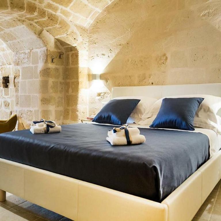 Krypte Comfort Room - One-Bedroom Apartment - 2