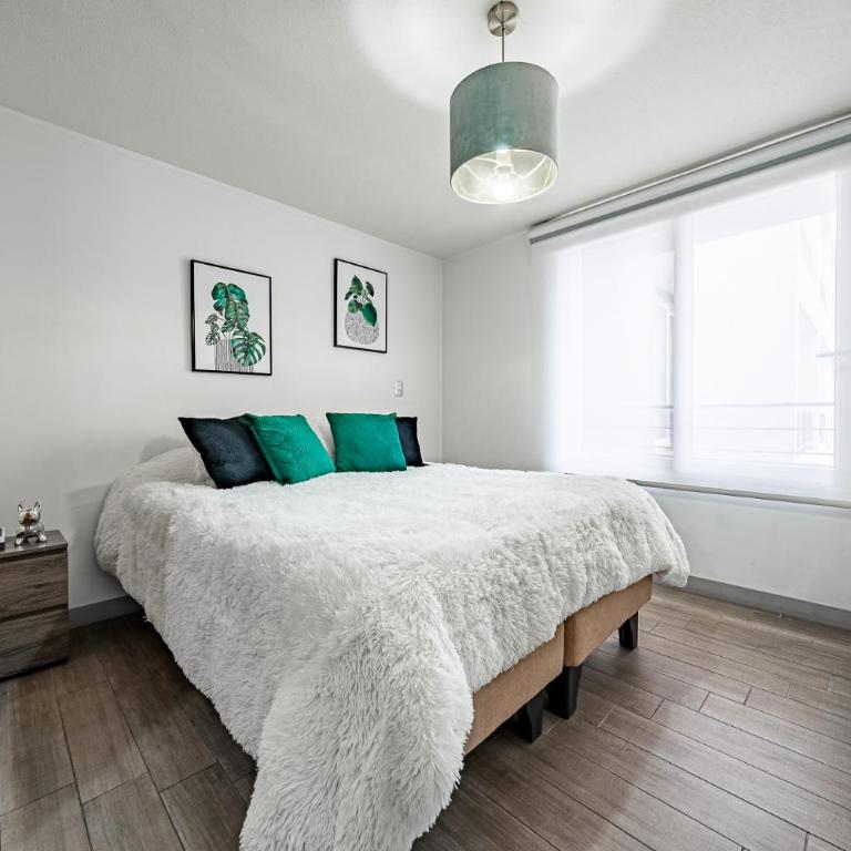Encalada Apartments by Mr BnB - One-Bedroom Apartment with Balcony - 6
