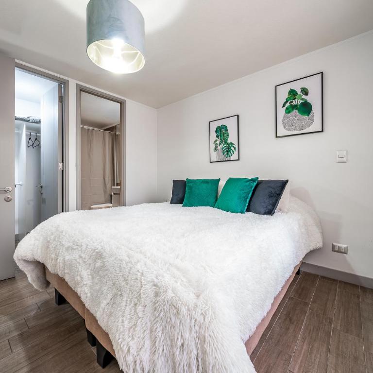 Encalada Apartments by Mr BnB - One-Bedroom Apartment with Balcony - 11