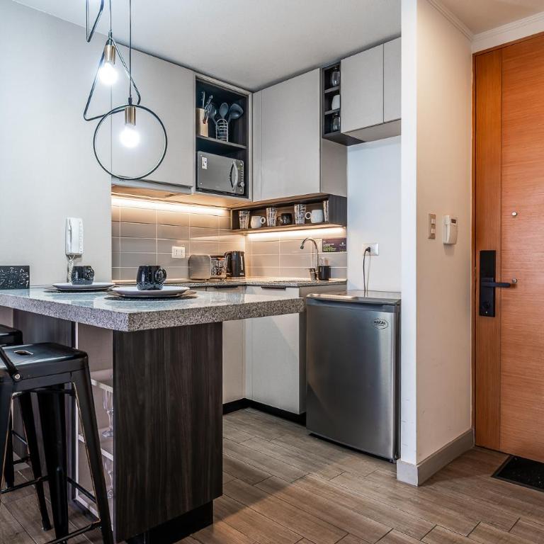 Encalada Apartments by Mr BnB - One-Bedroom Apartment with Balcony - 4