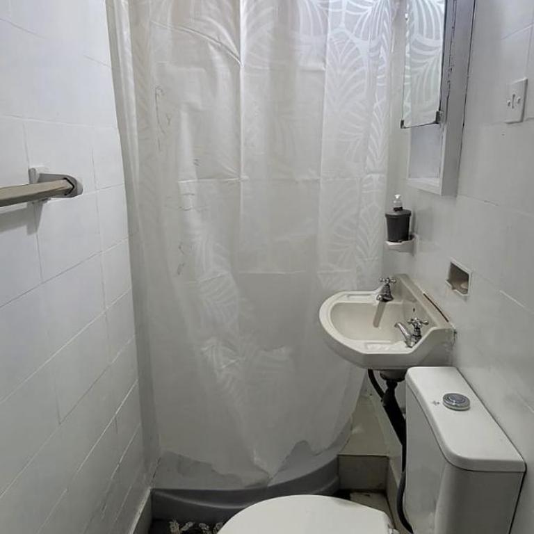 Encantadora Habitación - Habitación Familiar con baño privado - 12