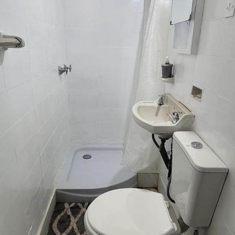 Encantadora Habitación - Habitación Familiar con baño privado - 13