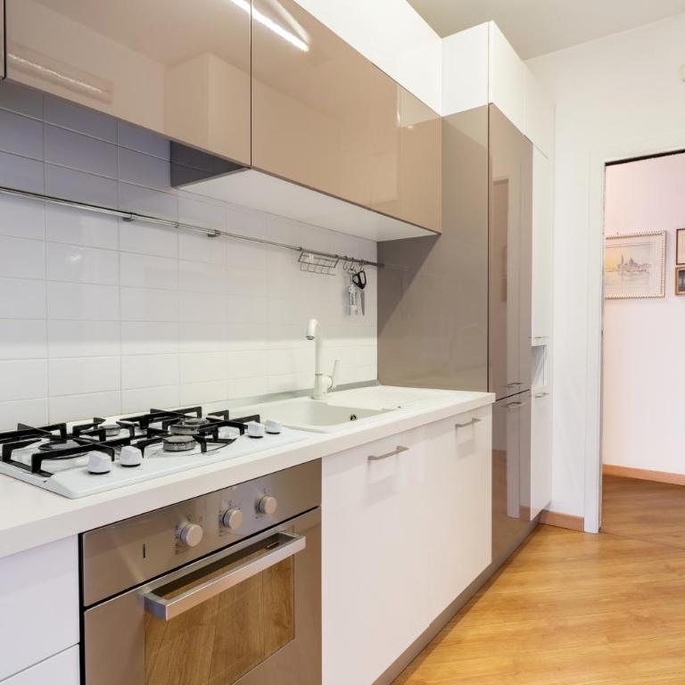 Furio Family Flat, A Few Steps from Metro A Stop - Appartamento con 2 Camere da Letto - 12