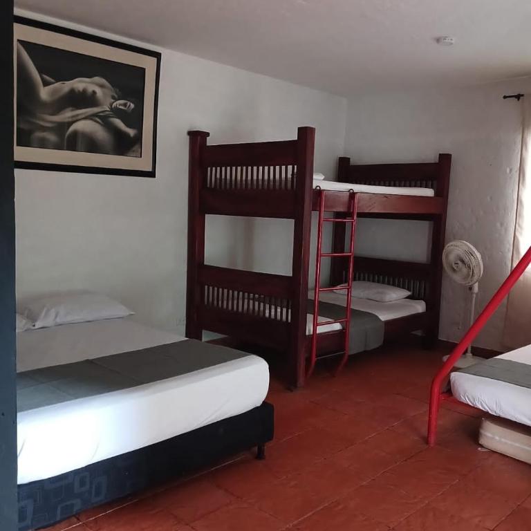 hosteria y camping piedras verdes - Habitación Familiar con baño privado - 4