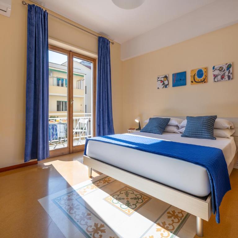 Marziale Luxury Apartment - Three-Bedroom Apartment - 10