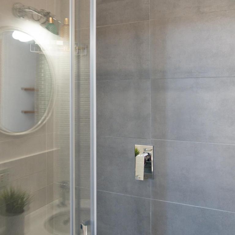 Marziale Luxury Apartment - Three-Bedroom Apartment - 34