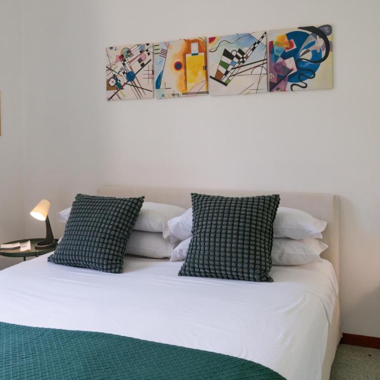 Marziale Luxury Apartment - Three-Bedroom Apartment - 20