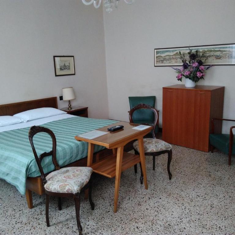 Albergo Al Gobbo - Camera Tripla con Bagno Privato - 3