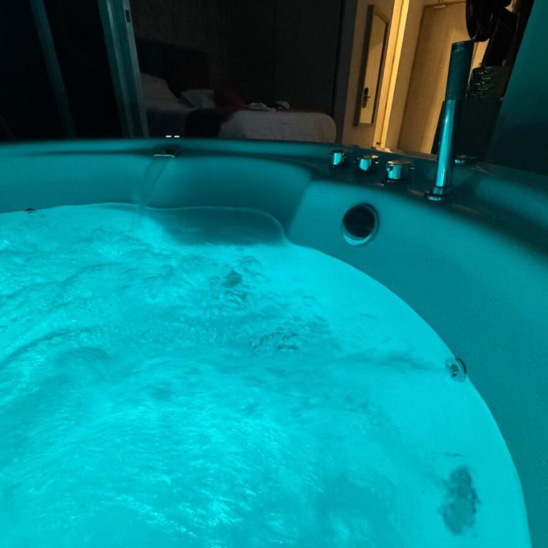 Suite con Lujoso Jacuzzi, Piso 14 y vista al mar - Apartamento de 1 dormitorio - 8