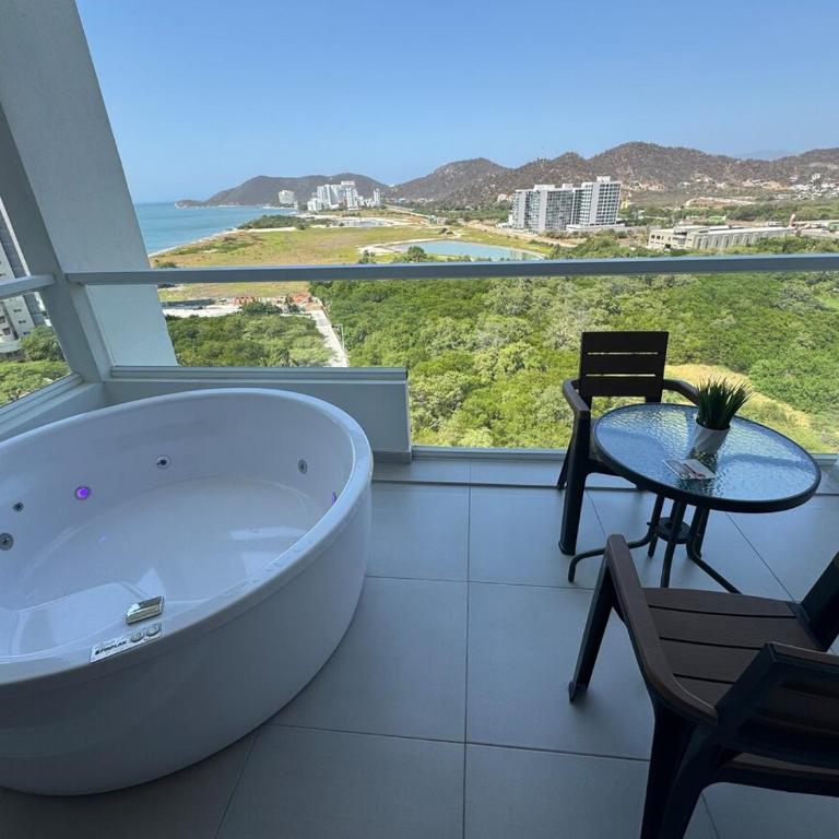 Suite con Lujoso Jacuzzi, Piso 14 y vista al mar - Apartamento de 1 dormitorio - 24