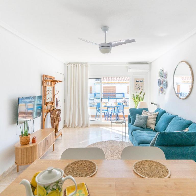 Apartamento ROSA del MAR Playas de Vera Ático en Primera Línea de Playa Piscina al Aire Libre Aparcamiento Gratuito WiFi Muy Rápido Acogedor con Calefacción - Appartement 2 Chambres - 2