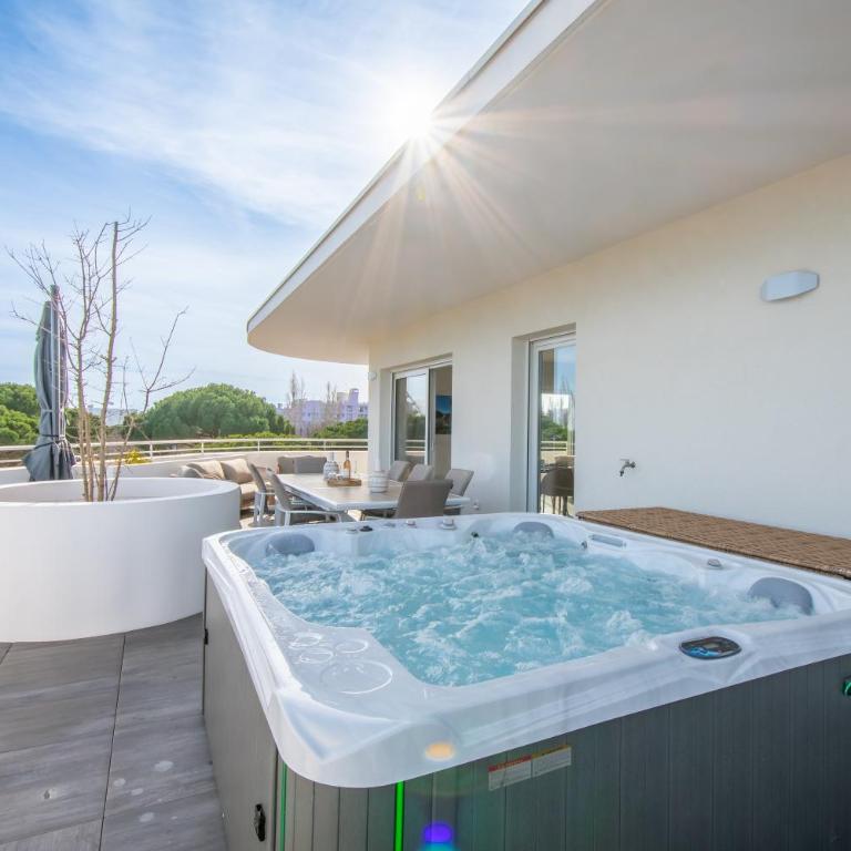 Le SALTA - Three-Bedroom Deluxe Apartment - 2