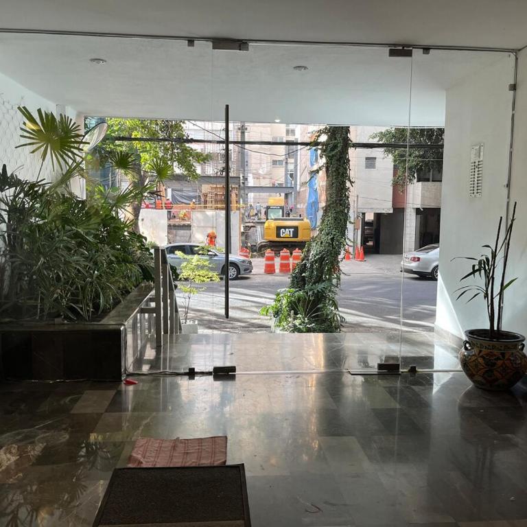 Near the best spots in Polanco - Three-Bedroom Apartment - 9