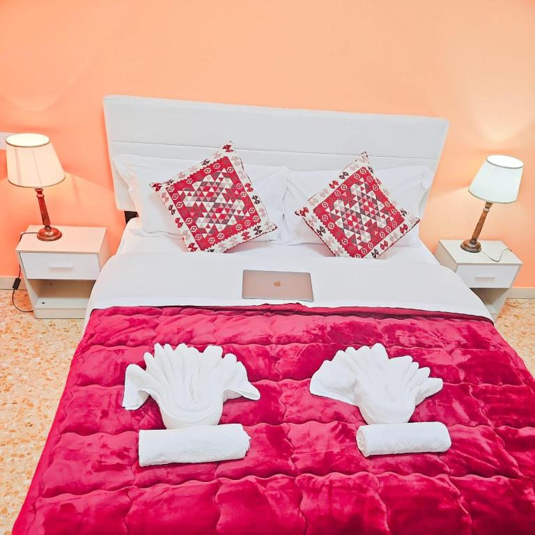 NEXT Palace - Camera Matrimoniale Standard con Bagno in Comune - 4