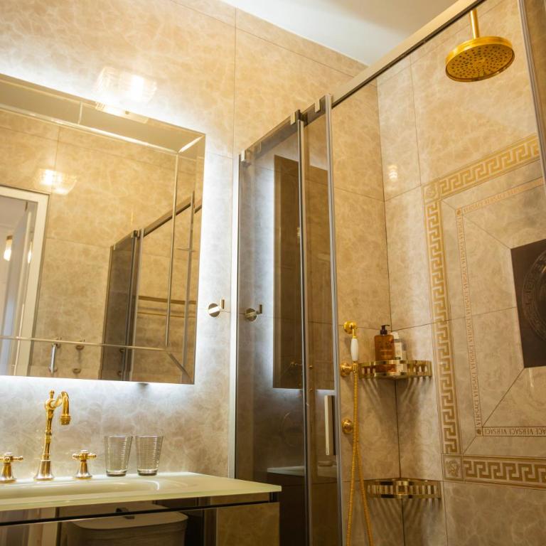 Luxury Royal Suite, 118 square meters, notre dame, 3 bedrooms - Appartement 3 Chambres Premium avec Balcon - 15
