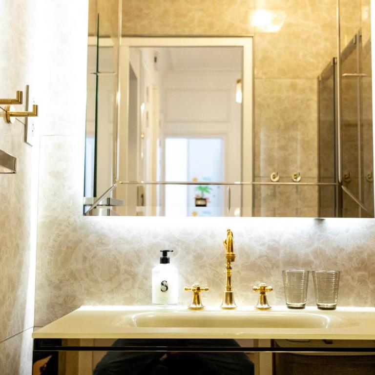 Luxury Royal Suite, 118 square meters, notre dame, 3 bedrooms - Appartement 3 Chambres Premium avec Balcon - 16