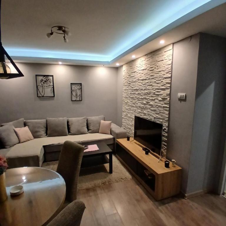 SUNSHINE Apartment - Two-Bedroom Apartment - 1