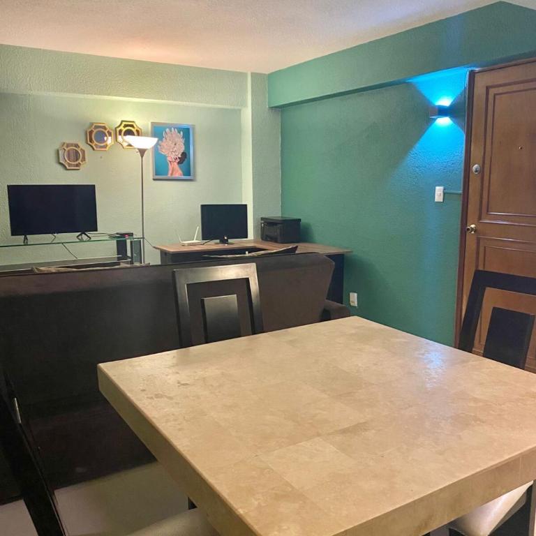 Espacioso con oficina y internet de alta velocidad - Apartamento de 1 dormitorio - 12