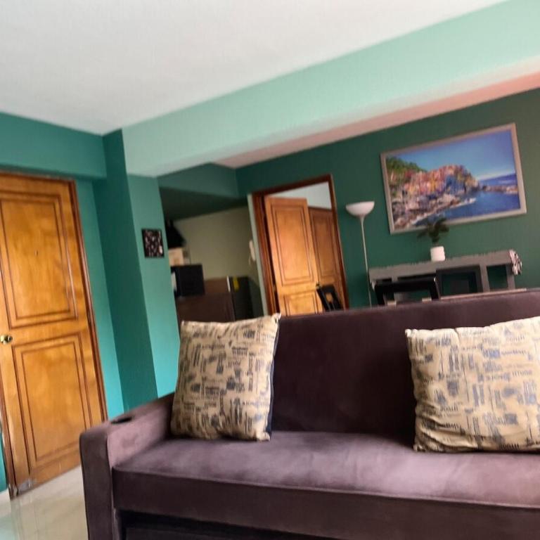 Espacioso con oficina y internet de alta velocidad - Apartamento de 1 dormitorio - 46
