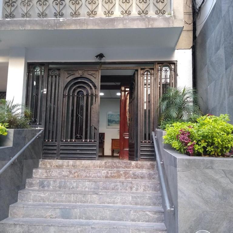 Espacioso con oficina y internet de alta velocidad - Apartamento de 1 dormitorio - 50