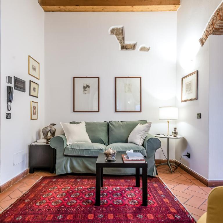 Hostly-Santa Maria Tower Suite-Just by the Tower - Two-Bedroom Deluxe Apartment - 21