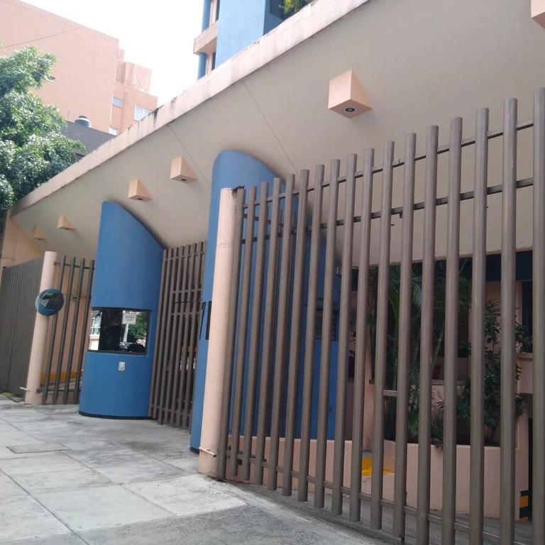 Spacious apartment located very close to WTC - Three-Bedroom Apartment - 2