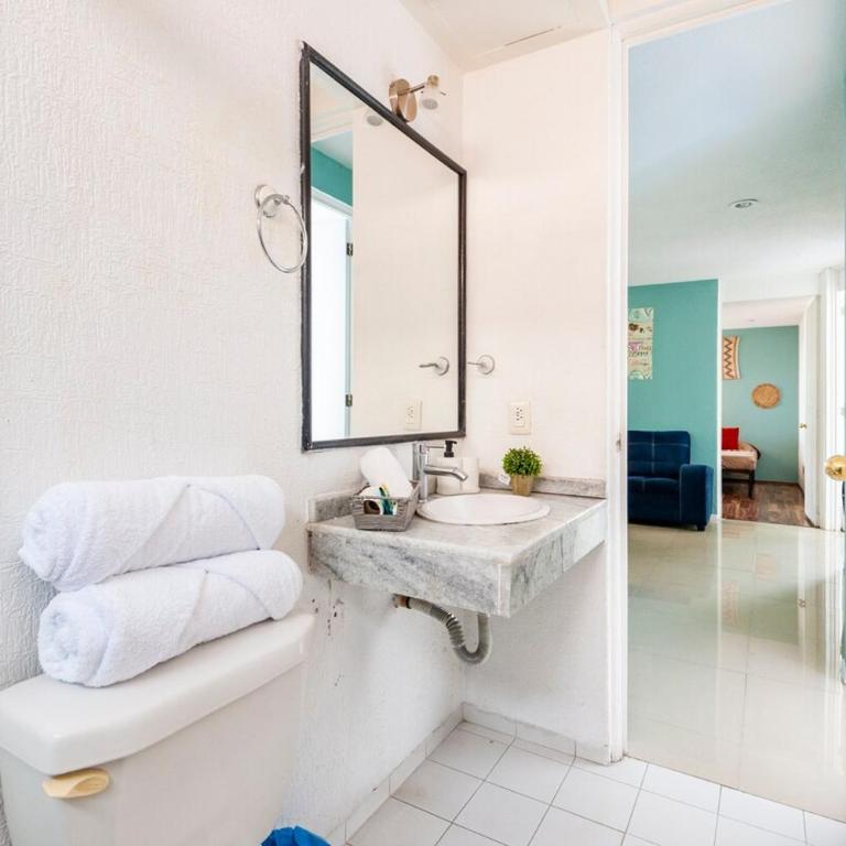 Spacious apartment located very close to WTC - Three-Bedroom Apartment - 19
