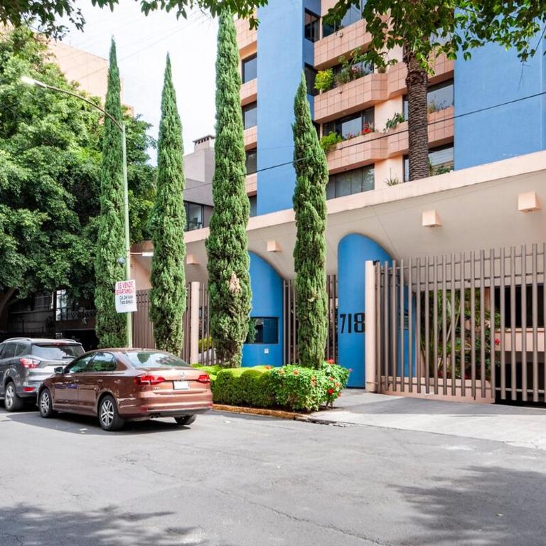 Spacious apartment located very close to WTC - Three-Bedroom Apartment - 24