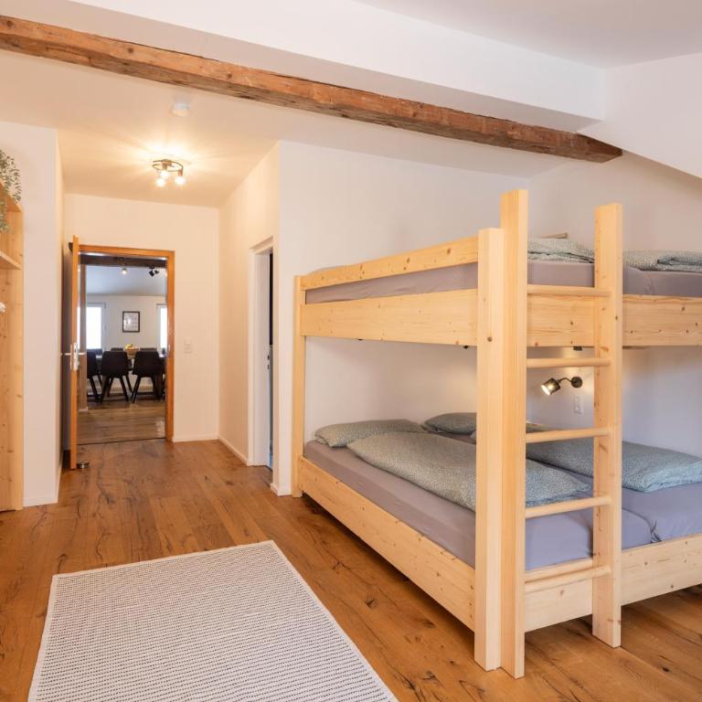 Schöne FeWo im Allgäu für bis zu 10 Pers. - Apartment Suite mit 3 Schlafzimmern - 10