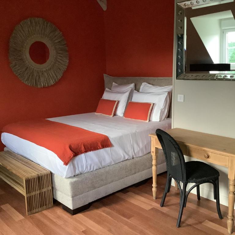 Manoir de la Croix-Sonnet - Chambre Double avec Salle de Bains Privative - 1