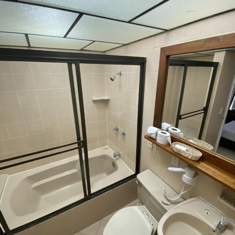 Hotel Laureles 70 - Habitación Triple Clásica - 3