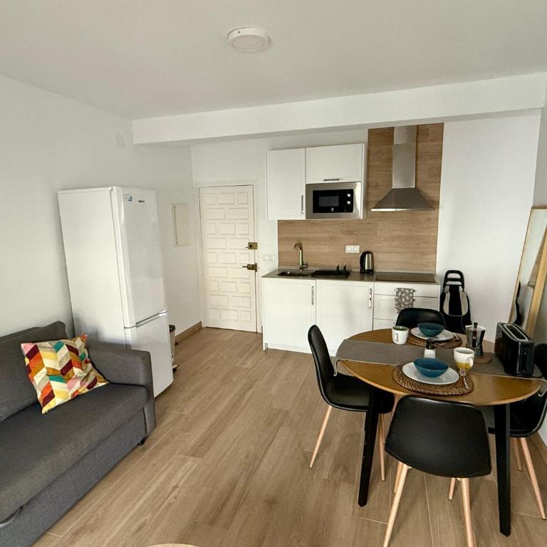 Fuengirola Terrace Apartment - Estudio con terraza - 4
