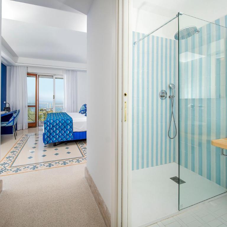 B&B Caporivo - Double Room with Balcony and Sea View - 6