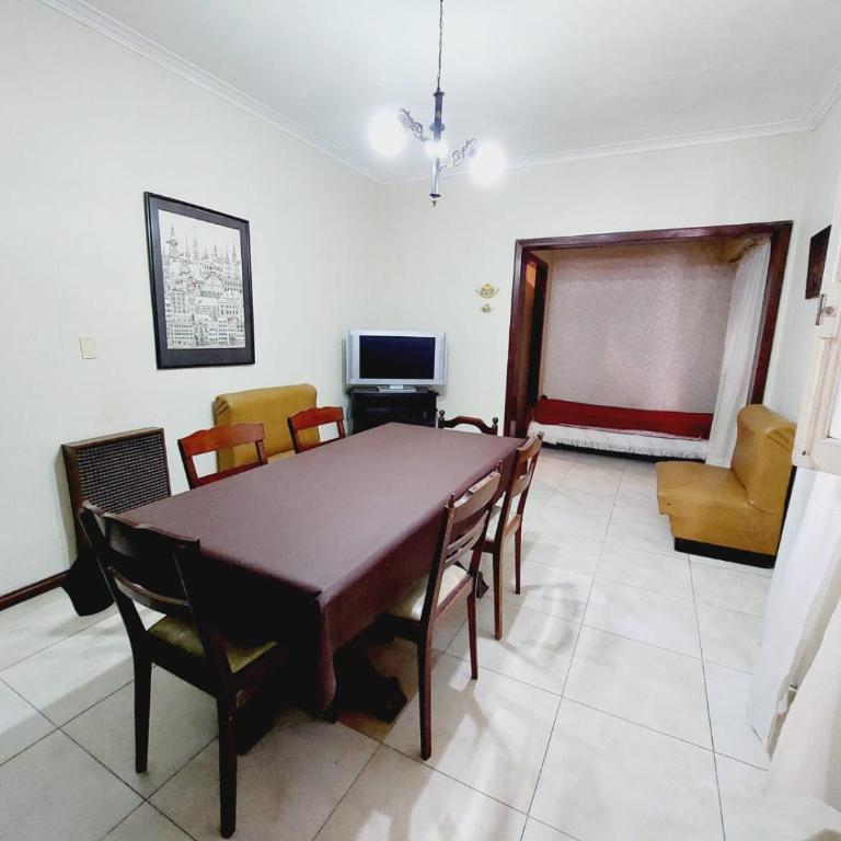 En el centro de Mar del Plata y a dos cuadras del mar - con balcón - Apartamento de 3 dormitorios - 7