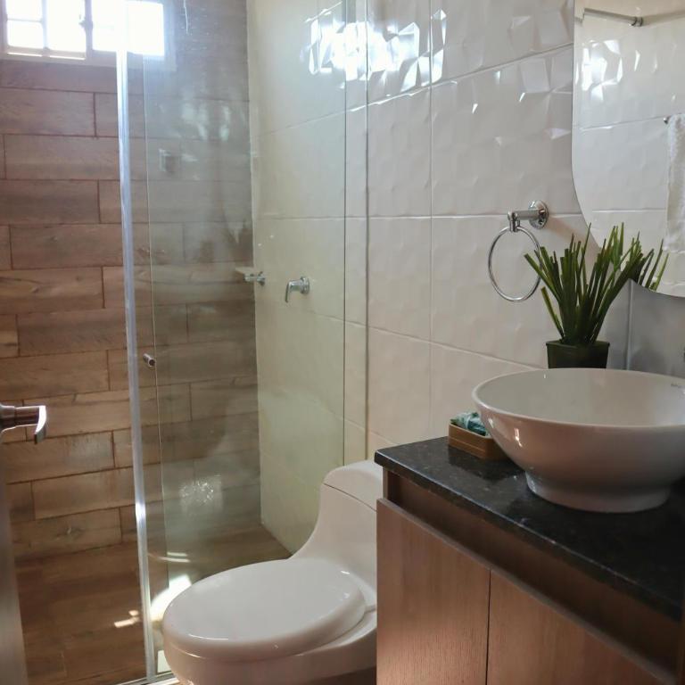 Apartamento Amoblado en Los Nogales zona exclusiva - Apartamento de 1 dormitorio - 8
